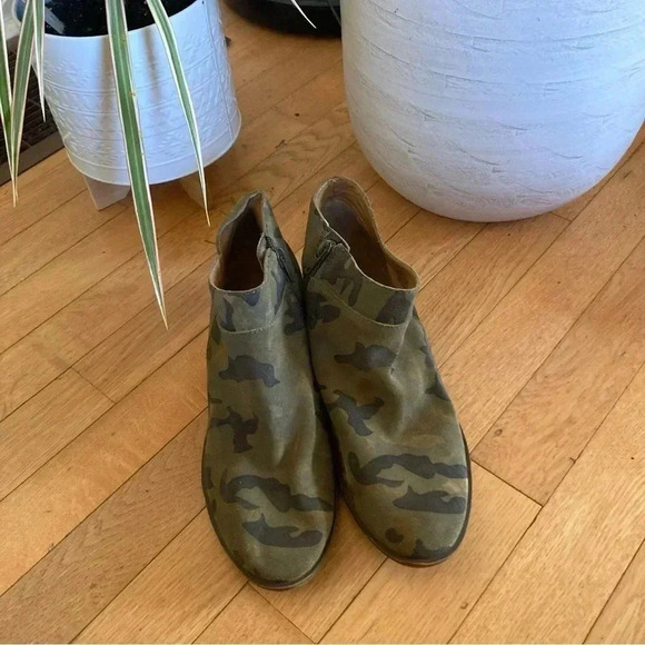 Lucky Brand Camo ankle  boots - Picture 2 of 5